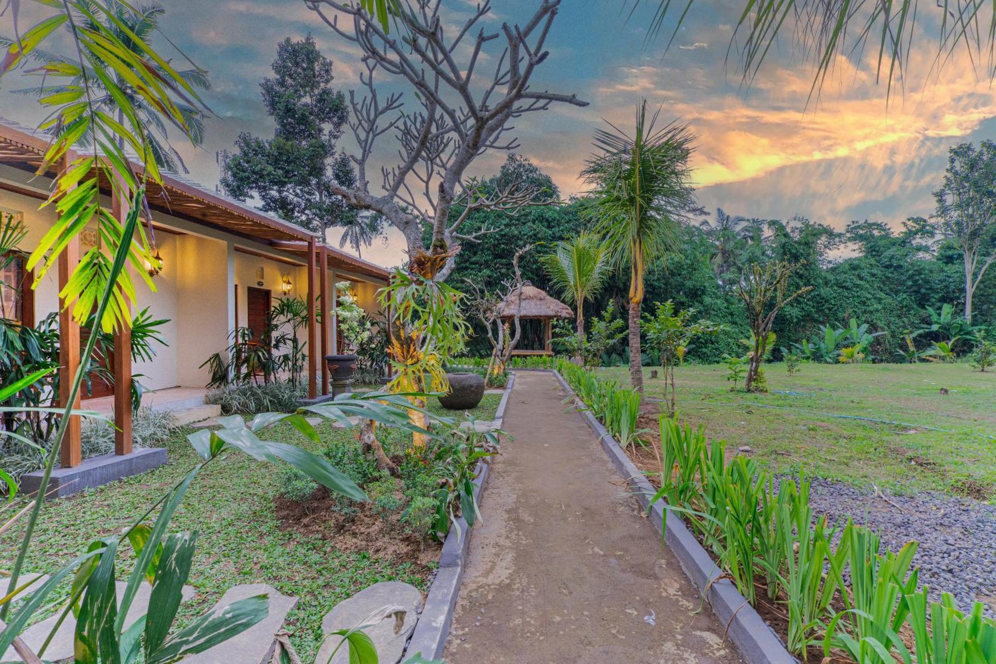 Hotel Puri Kurnia Ayu Ubud Exterior foto