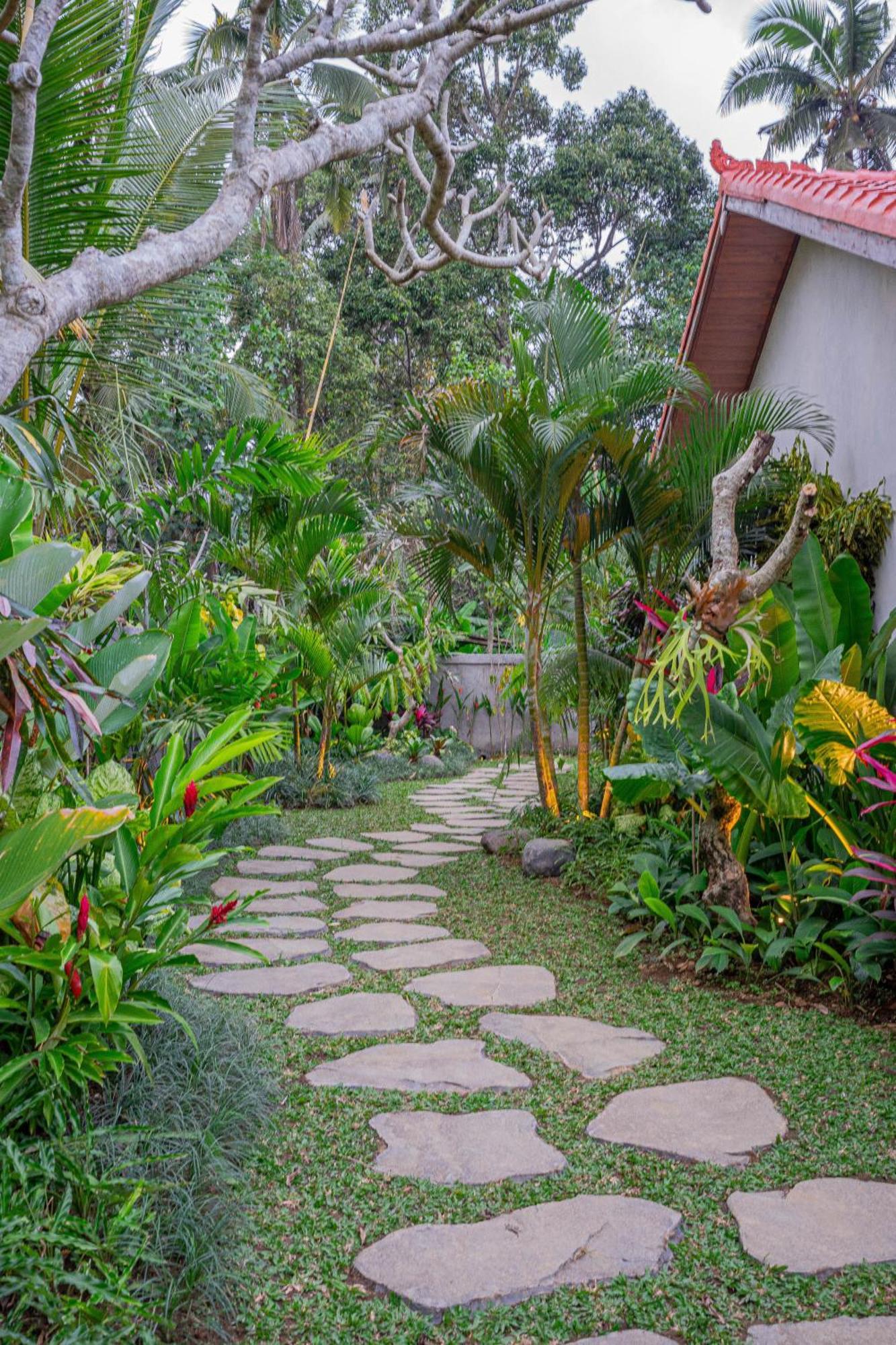 Hotel Puri Kurnia Ayu Ubud Exterior foto