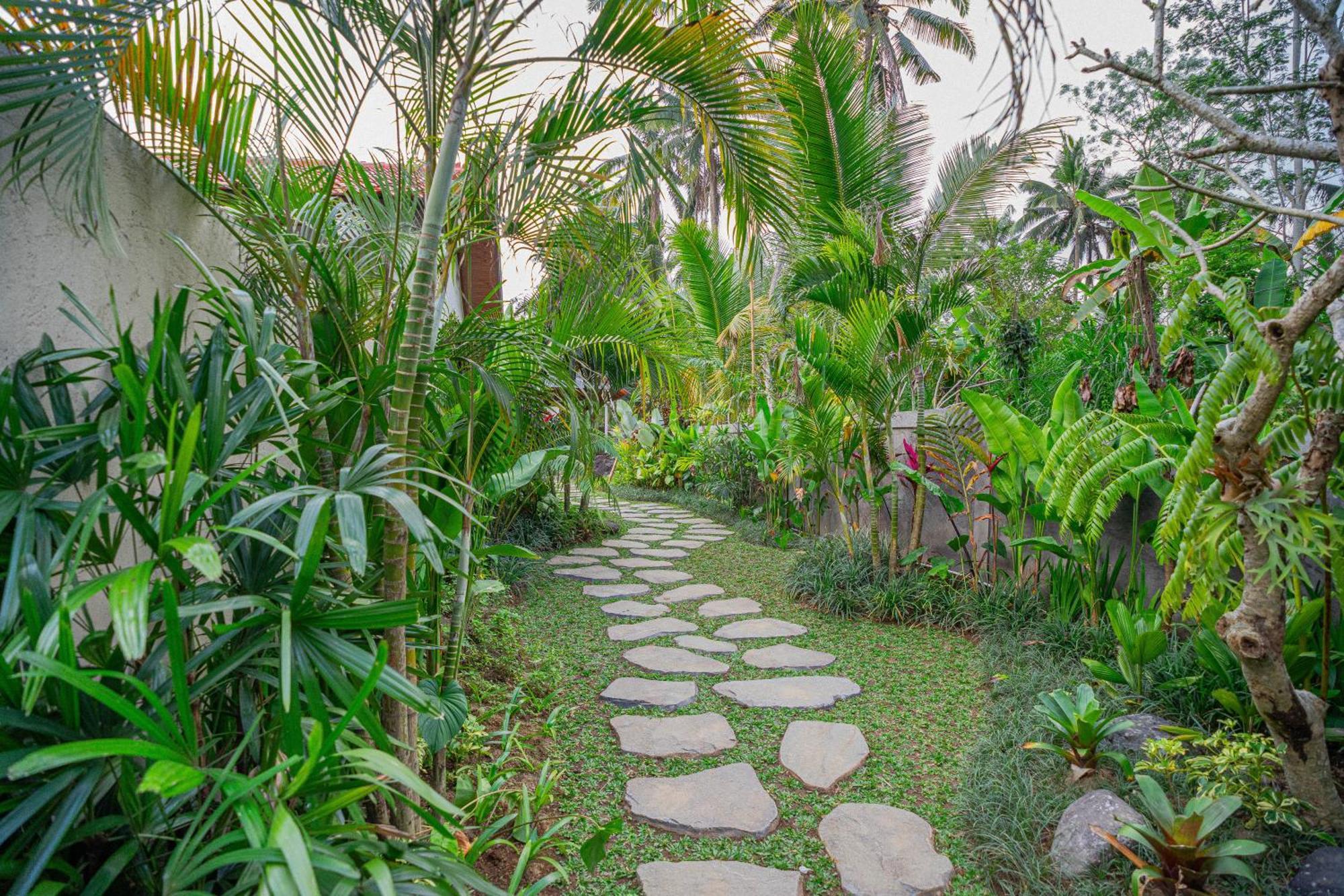 Hotel Puri Kurnia Ayu Ubud Exterior foto