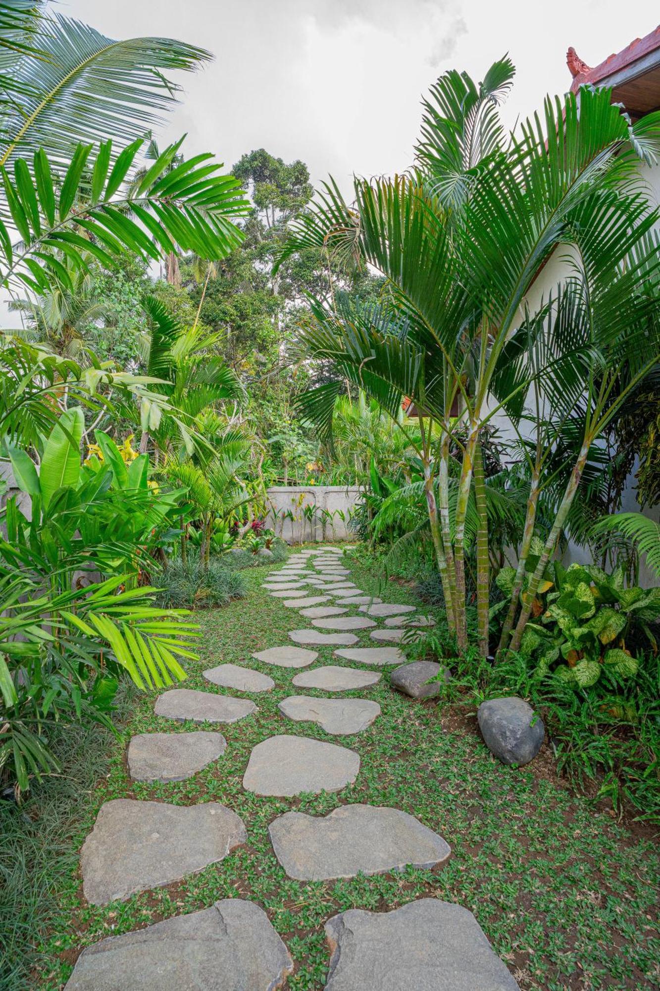 Hotel Puri Kurnia Ayu Ubud Exterior foto